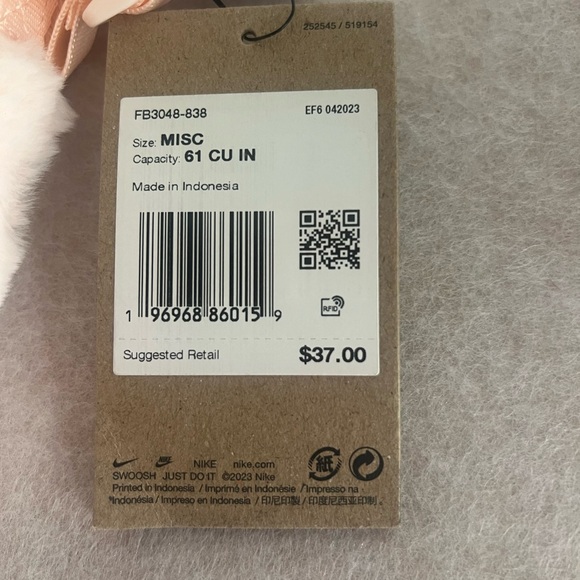 BAG NIKE SPORTSWEAR WOMEN'S FAUX FUR TOTE - Picture 7 of 9